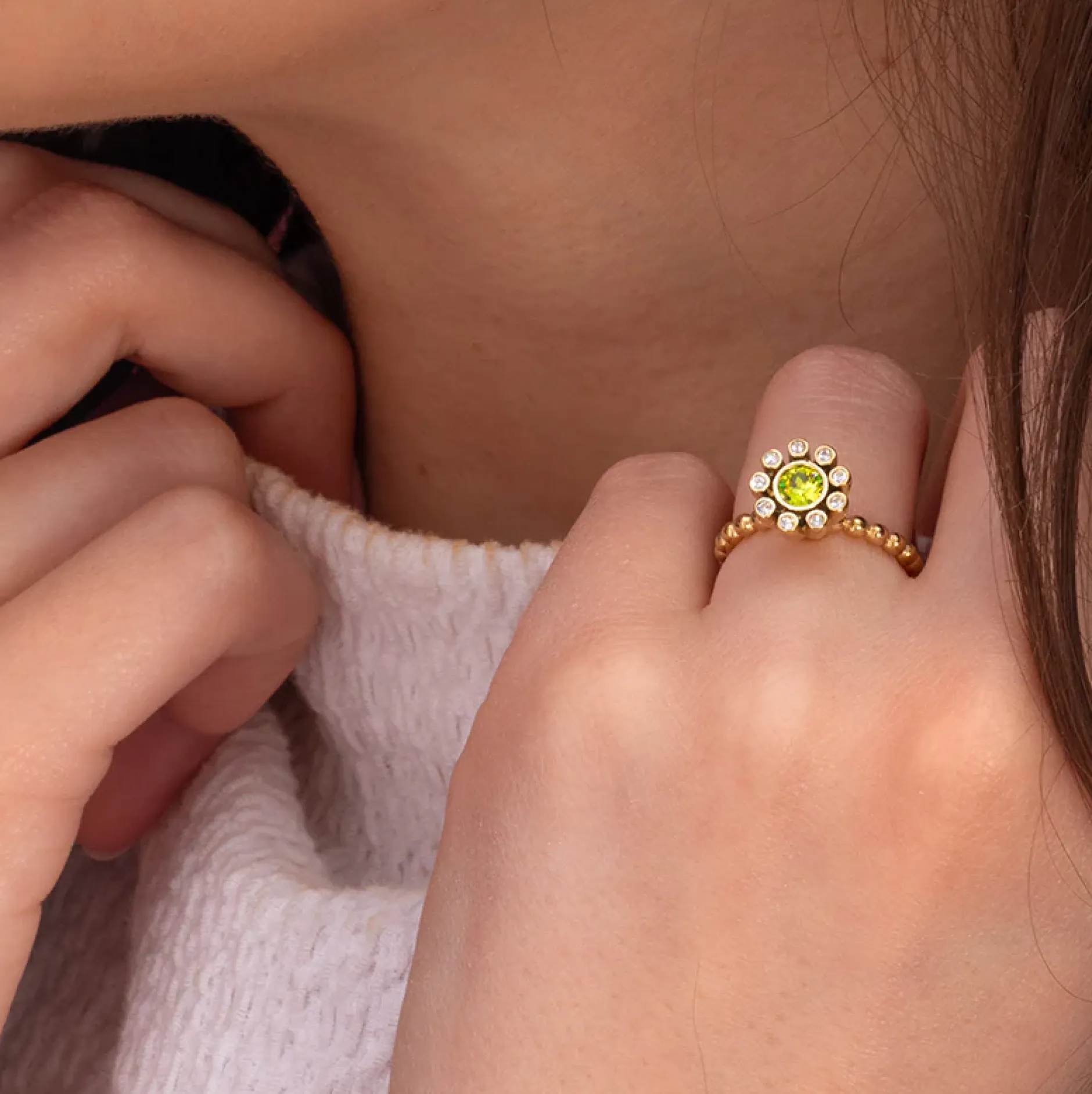 Best Melano Jewelry Melano Twisted Petal Steentje